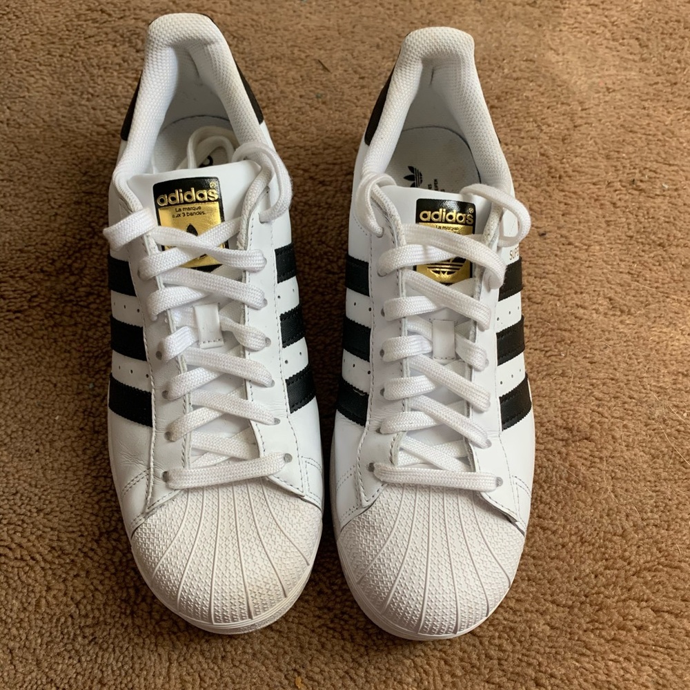 Adidas Superstar Sneakers (women’s)